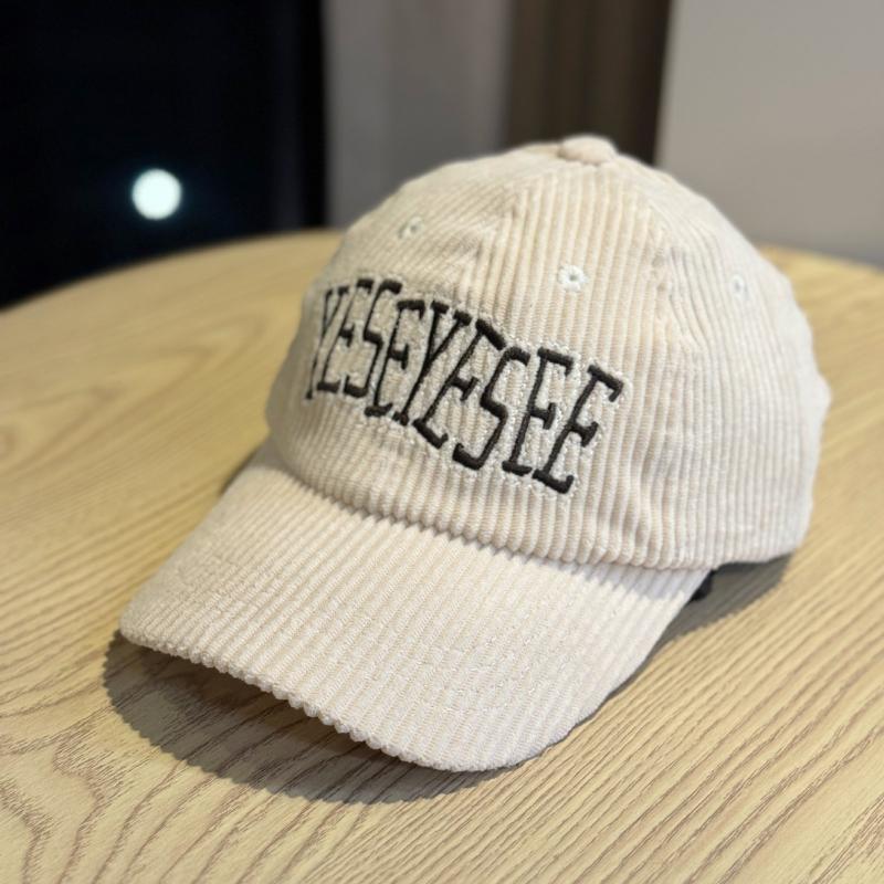 1pc of Premium Retro Corduroy Baseball Cap with a Wide Brim for Both Men And Women, Designed for a Comfortable Fit. Ideal for Streetwear, Casual Outings, And Travel. Part of The Autumn-Winter Collection, It Makes a Great Holiday Gift